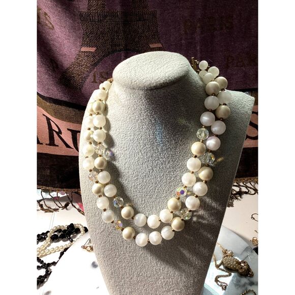Lisner Vintage White Multi-Strand Necklace - Picture 1 of 2